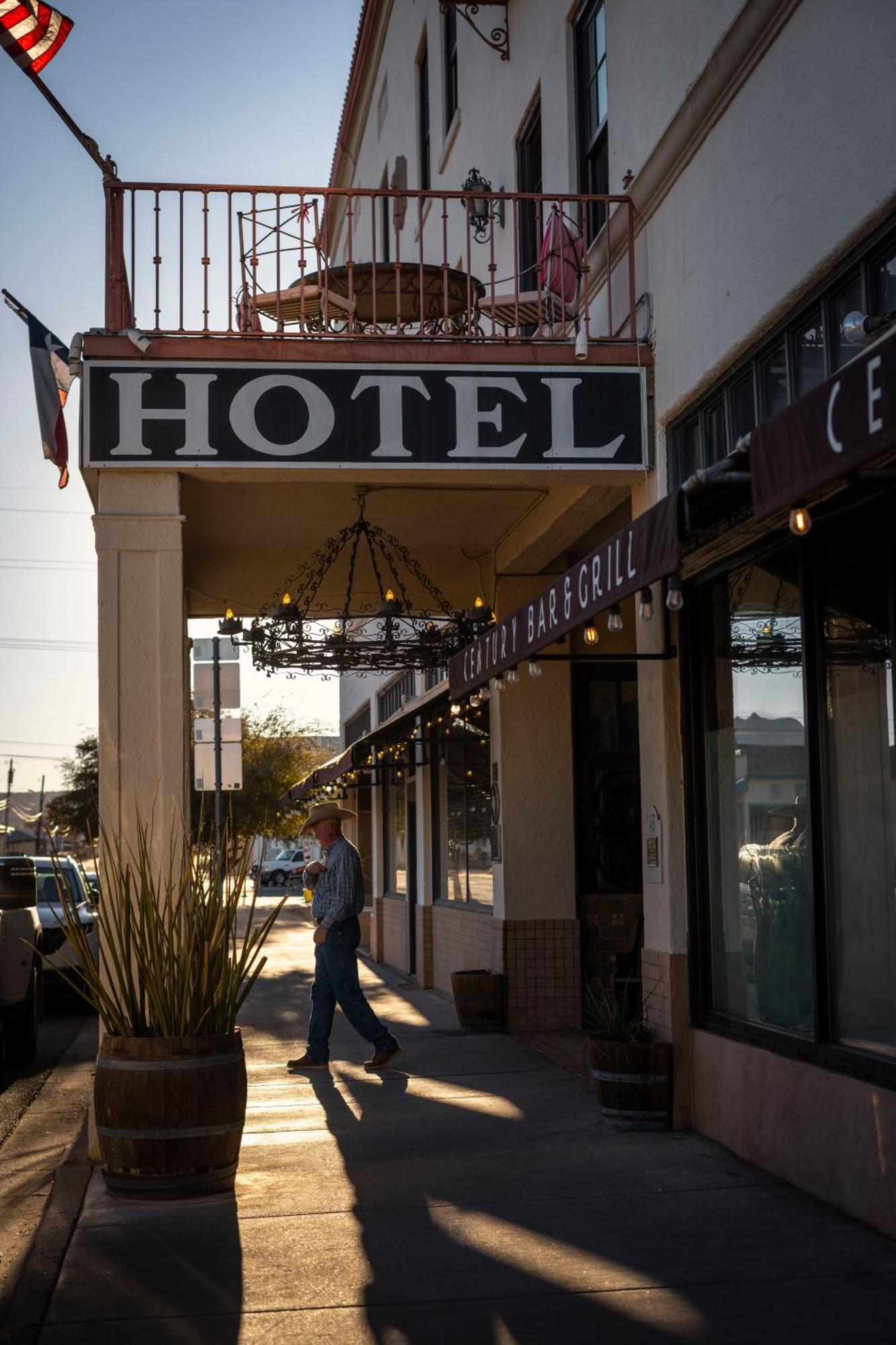 Hotel The Holland 4*